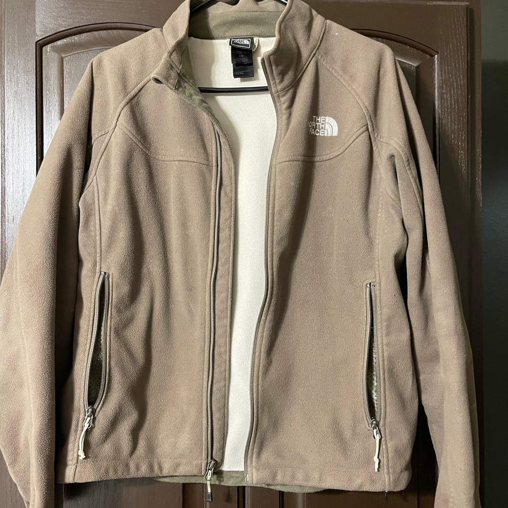 Northface Women Windwall Jacket, size  Large Color tan